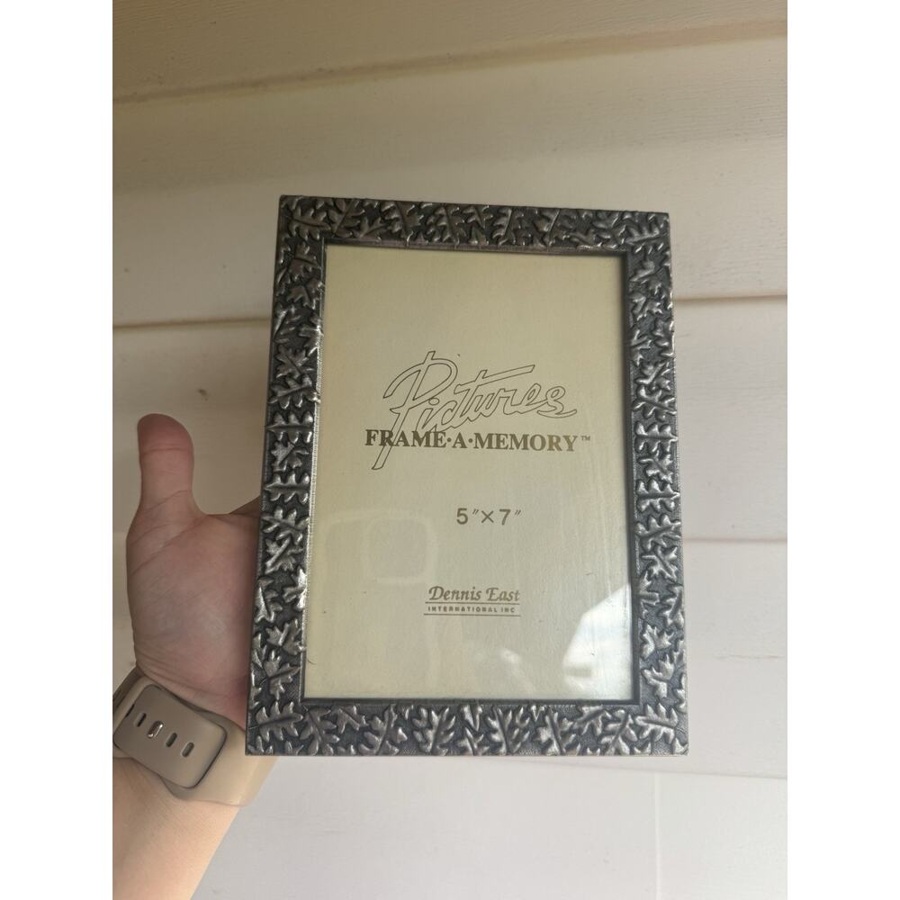 Vintage 1996 Ornate Pewter Floral Leaves Picture Frame 5x7 Free Standing